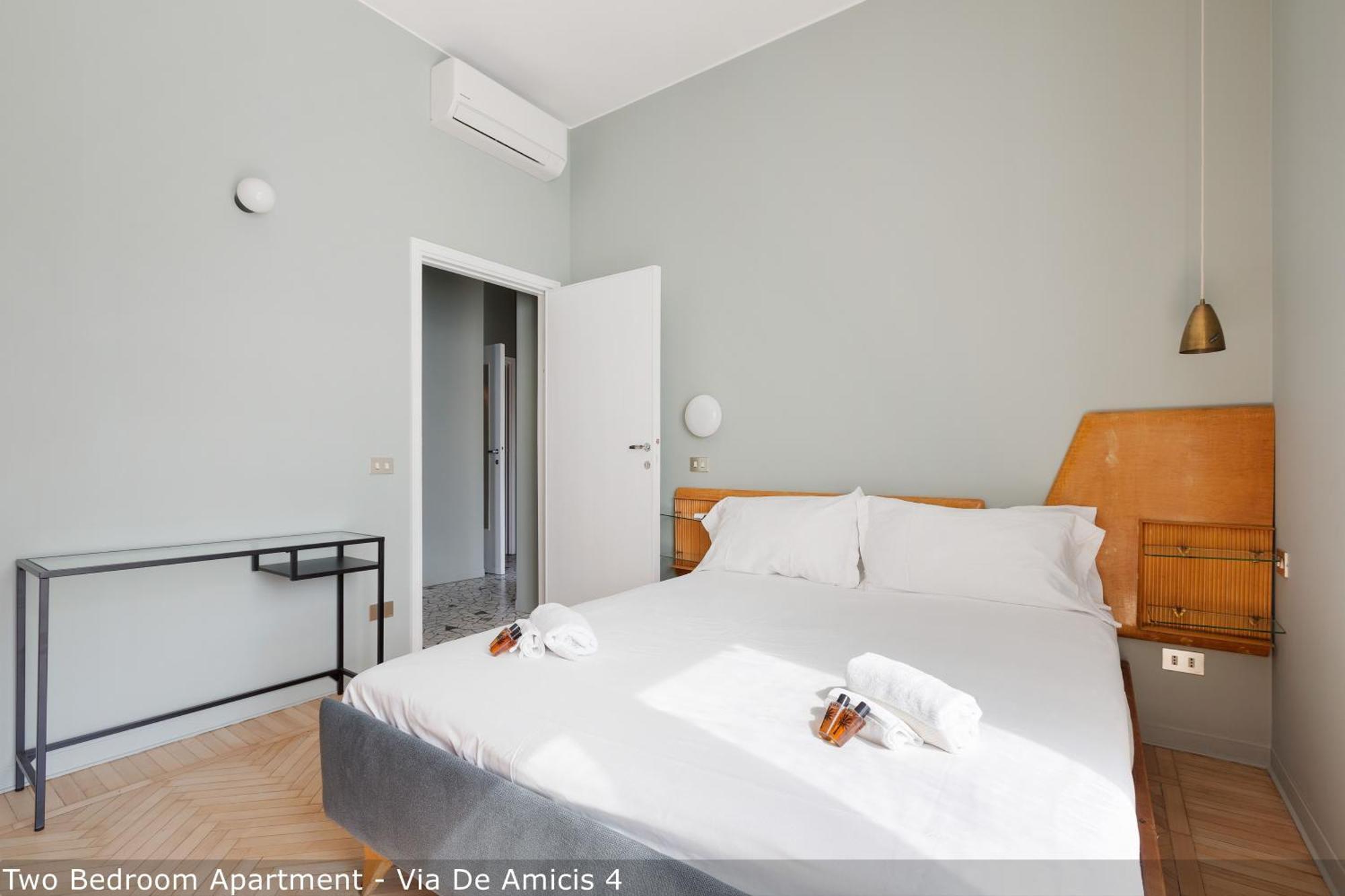 Brera Apartments In Porta Ticinese Мілан Екстер'єр фото
